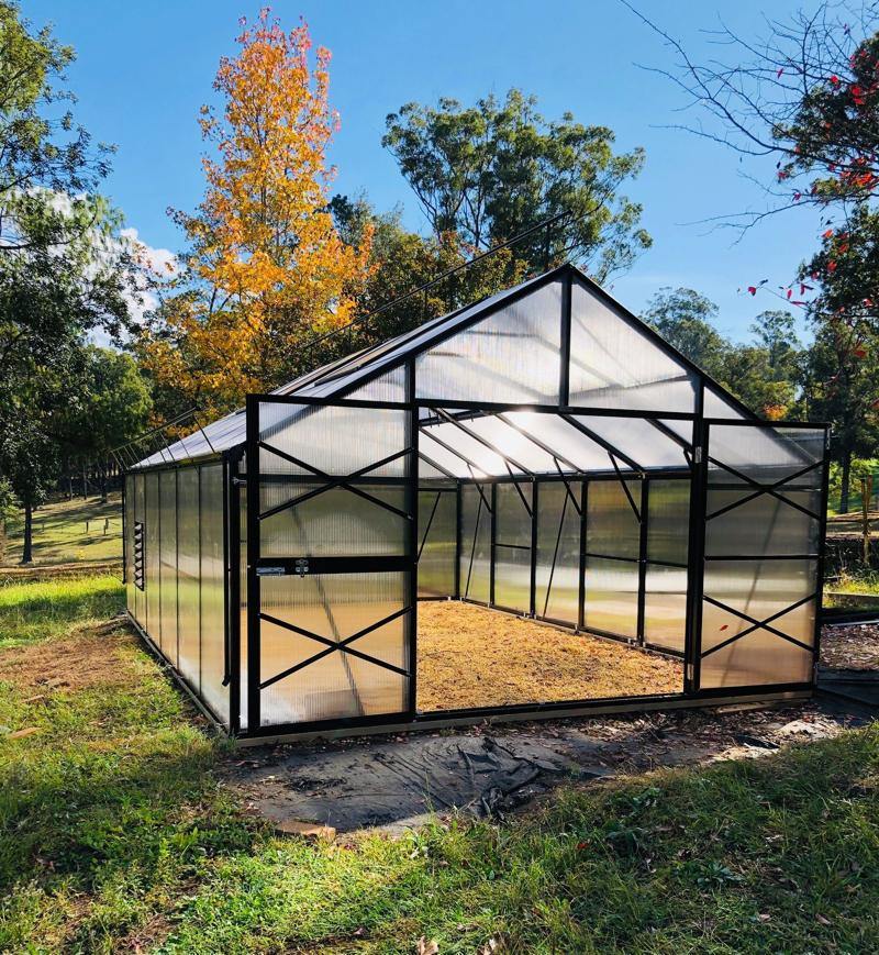Polycarbonate Greenhouse (13.1' x 26.2')