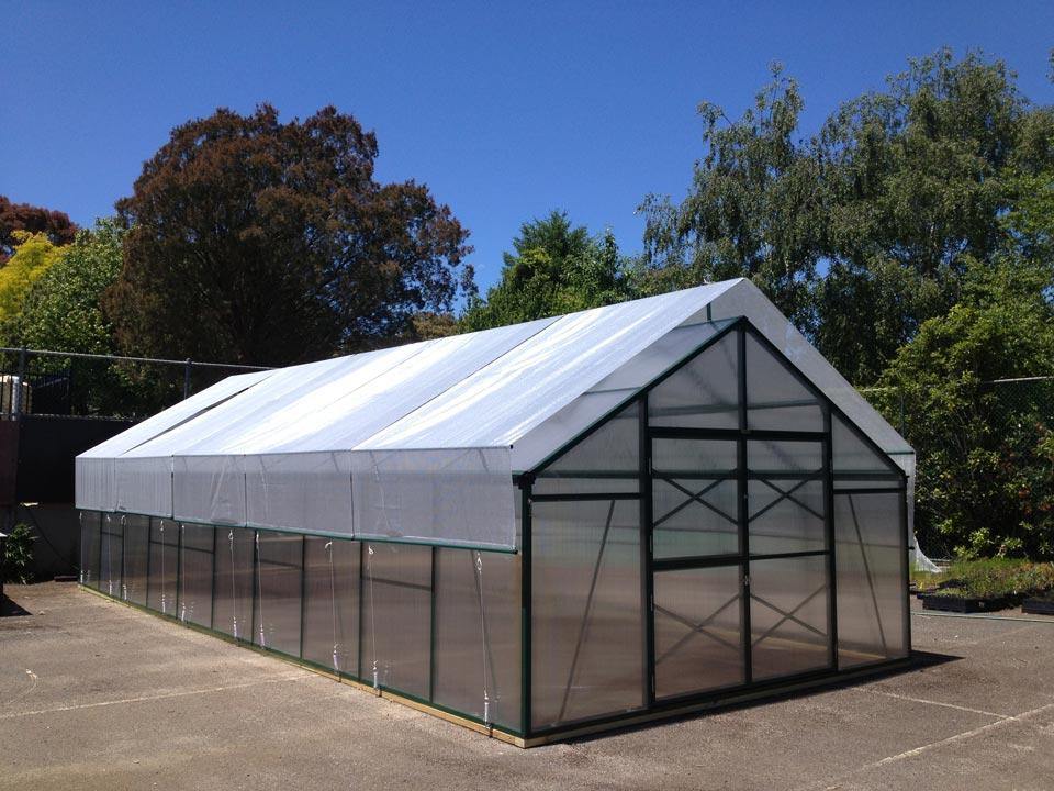 Polycarbonate Greenhouse (13.1' x 26.2')