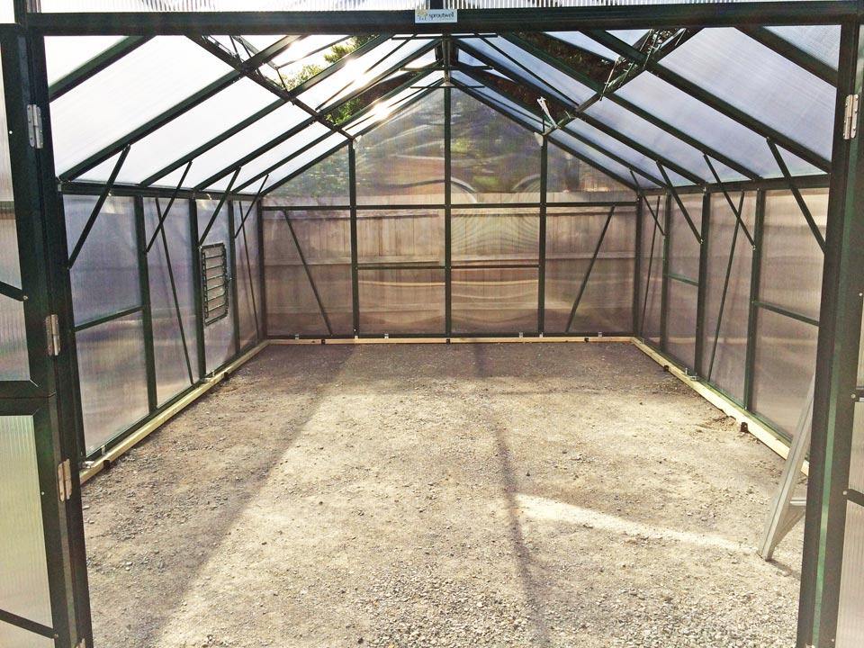 Polycarbonate Greenhouse (13.1' x 26.2')