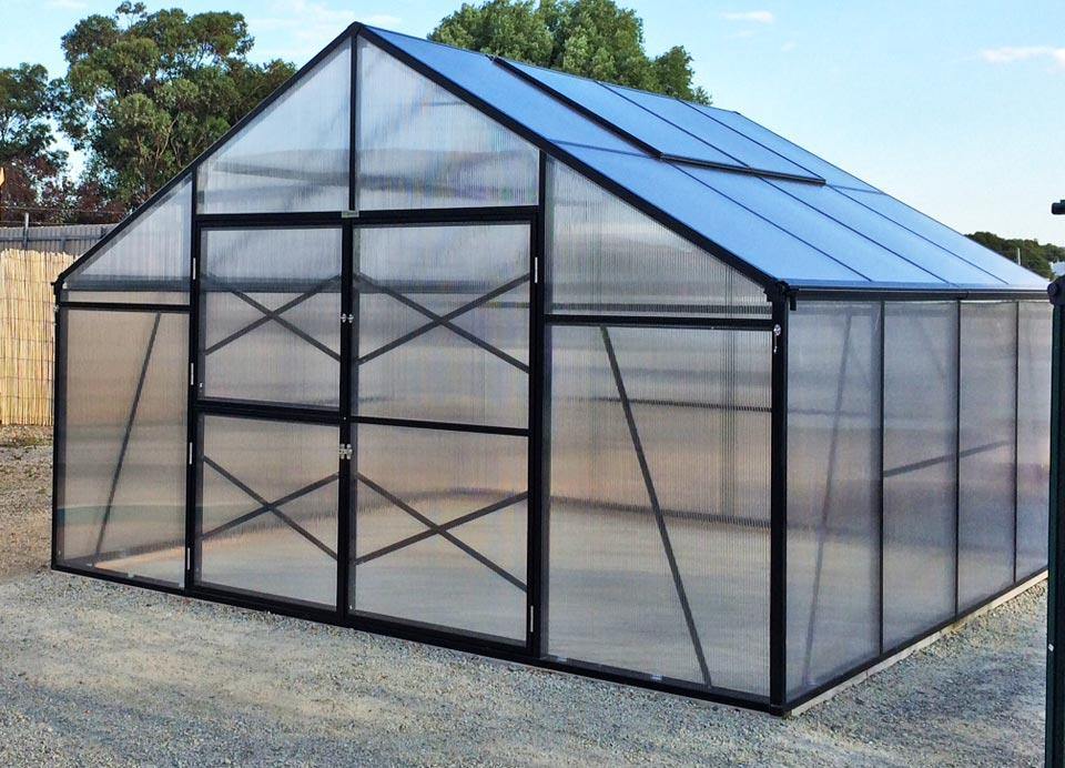 Polycarbonate Greenhouse (13.1' x 26.2')