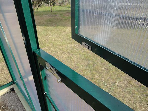 Polycarbonate Greenhouse (13.1' x 26.2')